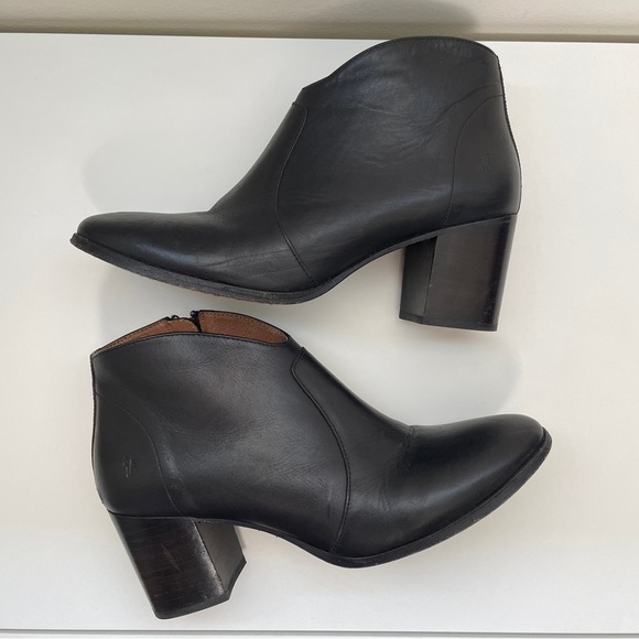 Frye Nora short zip boot black size 9 bootie western leather pointed toe office - Picture 7 of 13